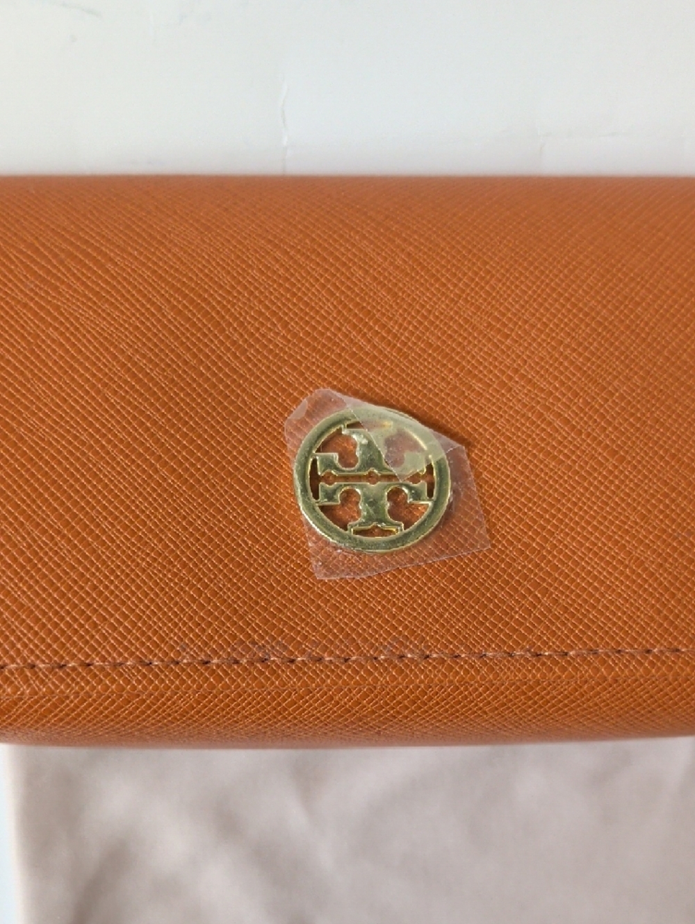 Tory Burch Orange Saffiano Triangular Leather Eyeglass Case with Gold Logo NWOT - Picture 3 of 5